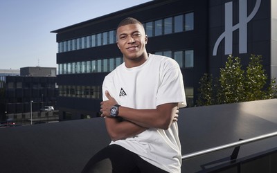 OD电竞焦点-B席和球队庆祝