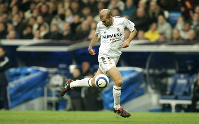 OD电竞-乌克兰队球迷赛后堵大巴