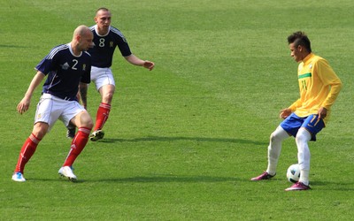 OD电竞快讯-于帕梅卡诺面对反击一防二